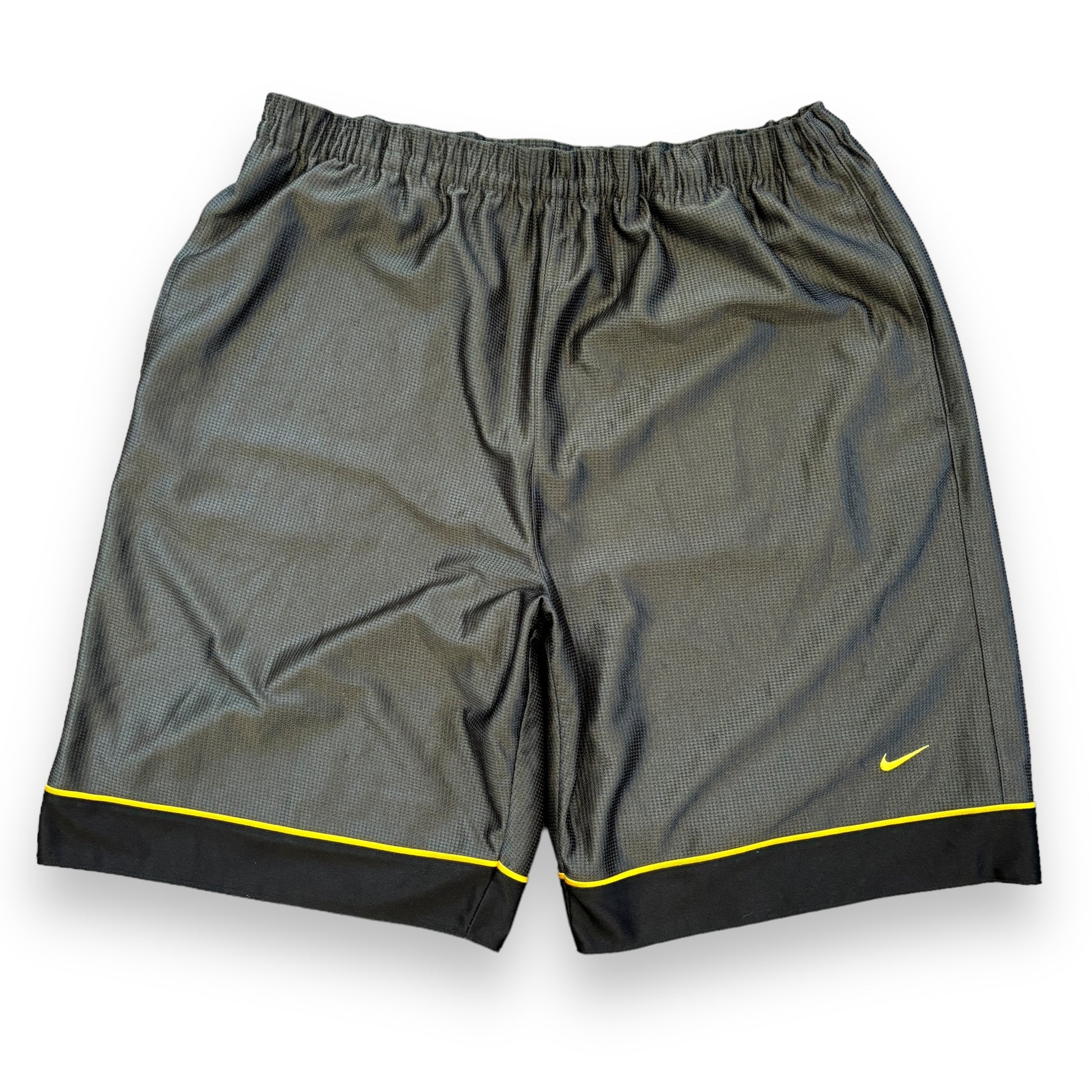00's Nike Silver Basketball Shorts (L)