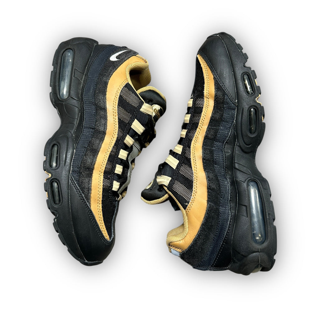 Nike Air Max 95 Black Elemental Gold (8UK)