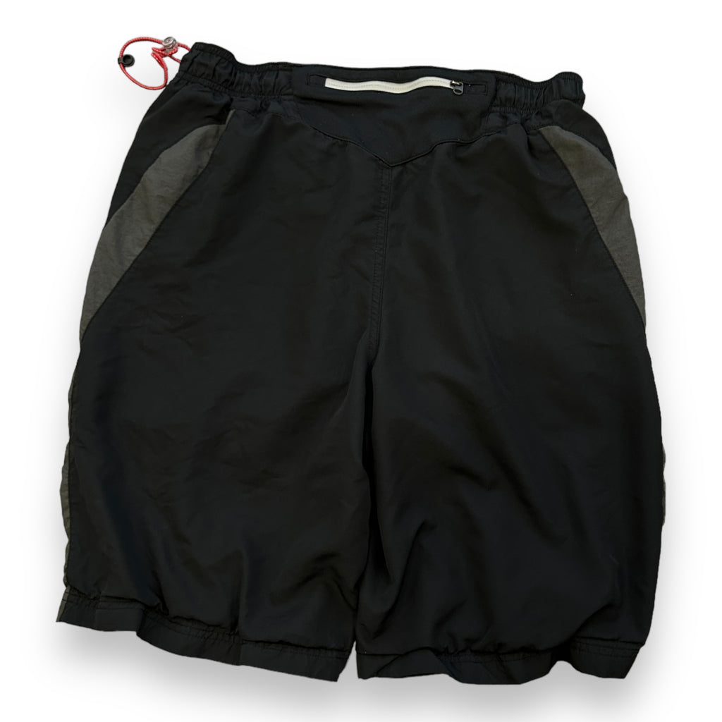 00s Black Nike Air Max Shorts (M)