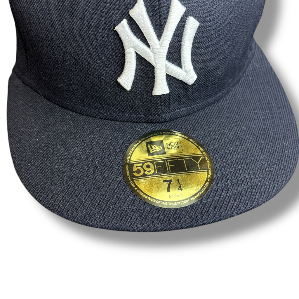 New Era Built-in Headphone Dog Ear Fitted Cap (7 1/4)