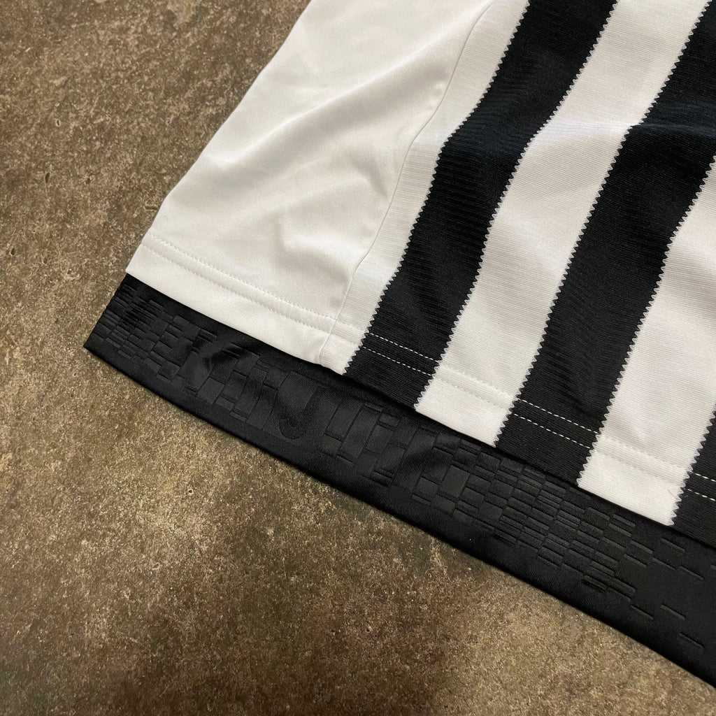 2015/16 Juventus Home Football Shirt