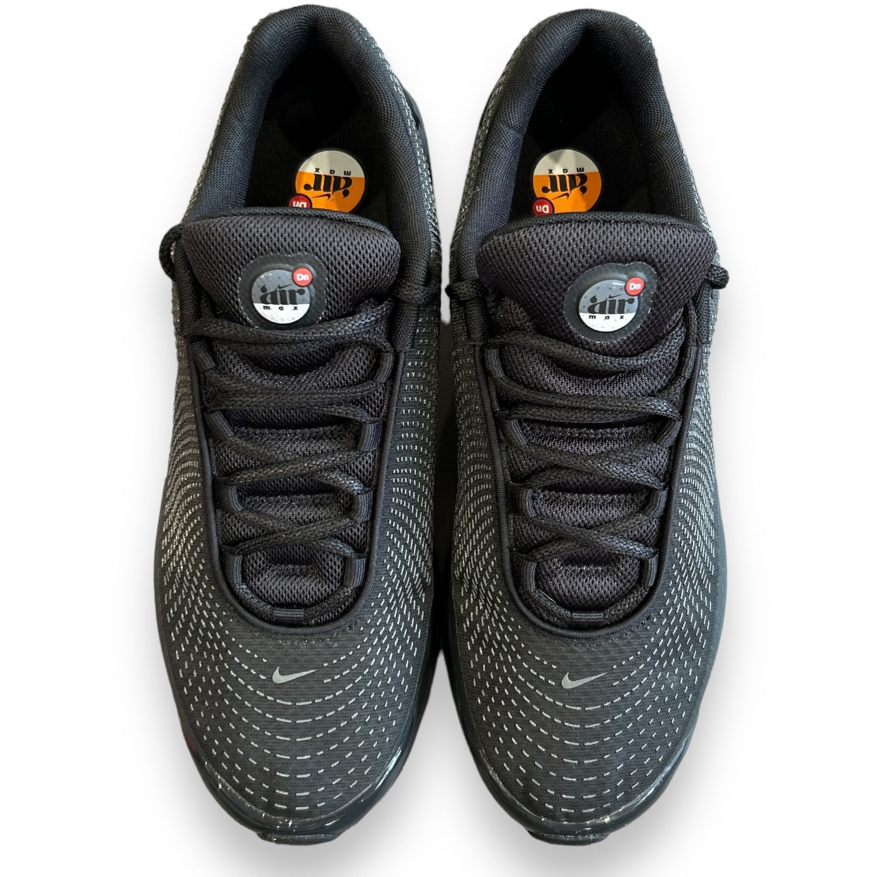 Black Nike Air Max Dn (9uk)