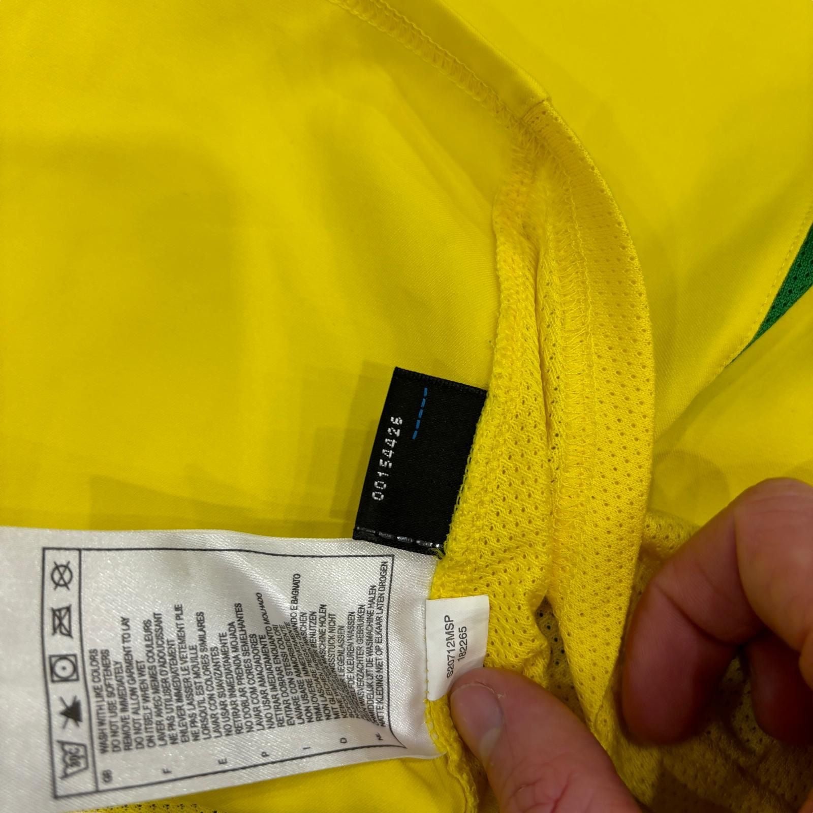2002 Nike Brazil Home Shirt (L)