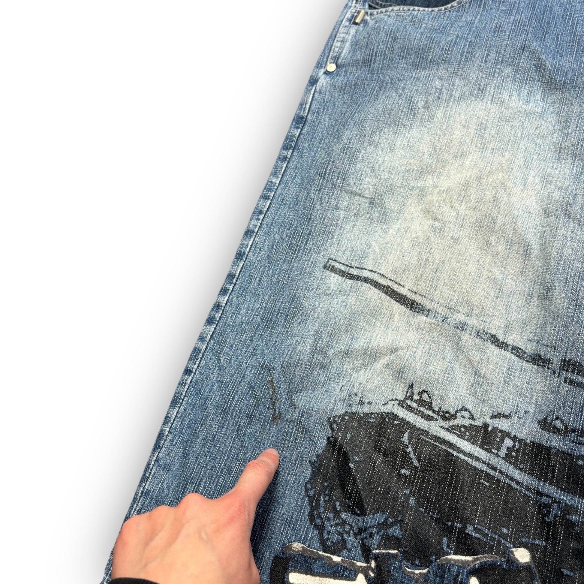 00s Arme Baggy Graphic Jorts (36")