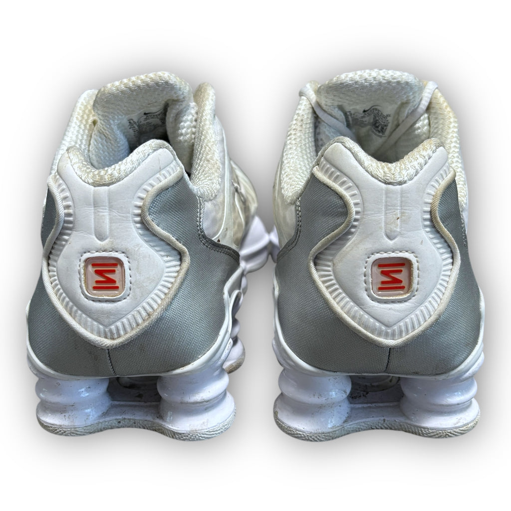White Nike Shox (7.5uk)