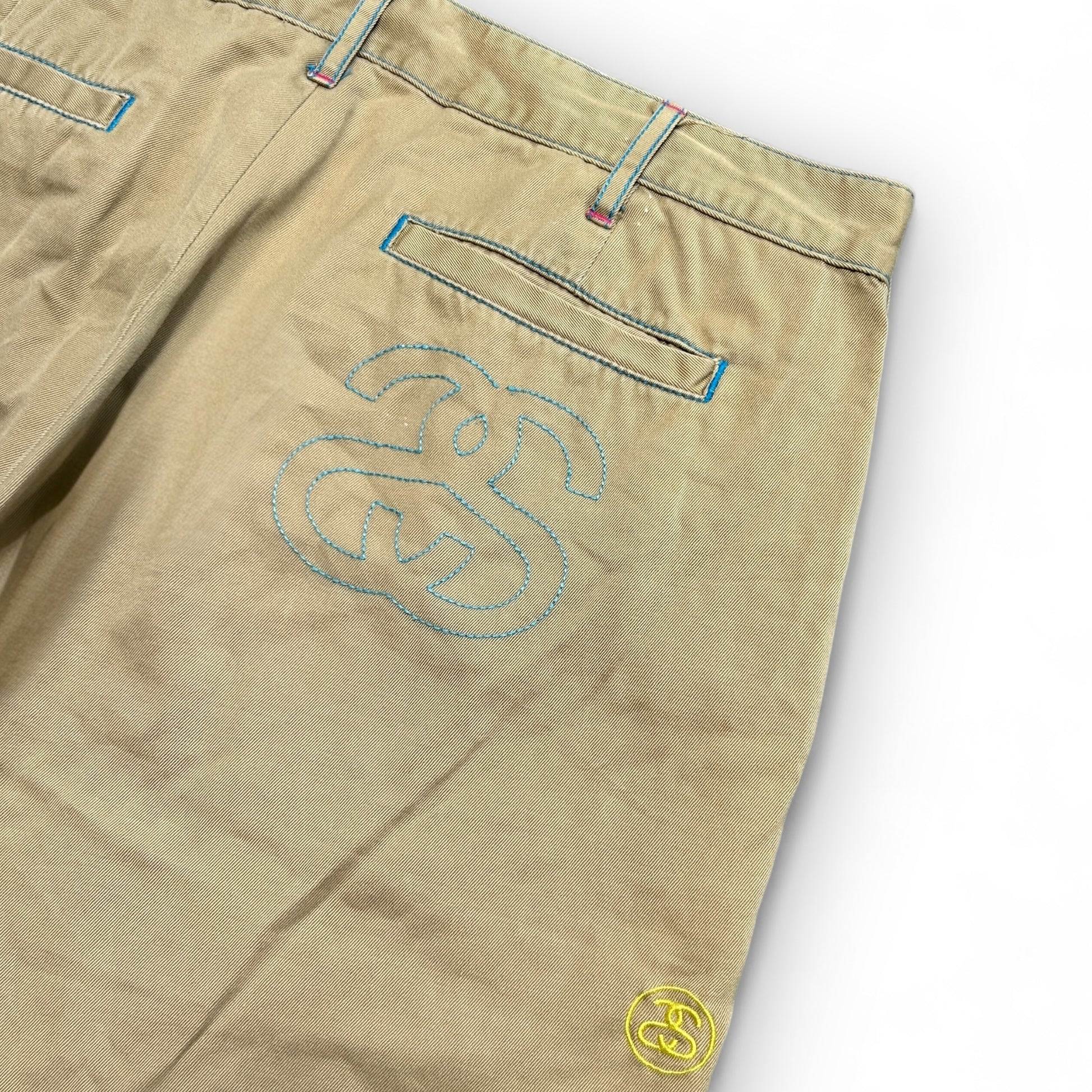 00s Baggy Embroidery Stussy Shorts (34")