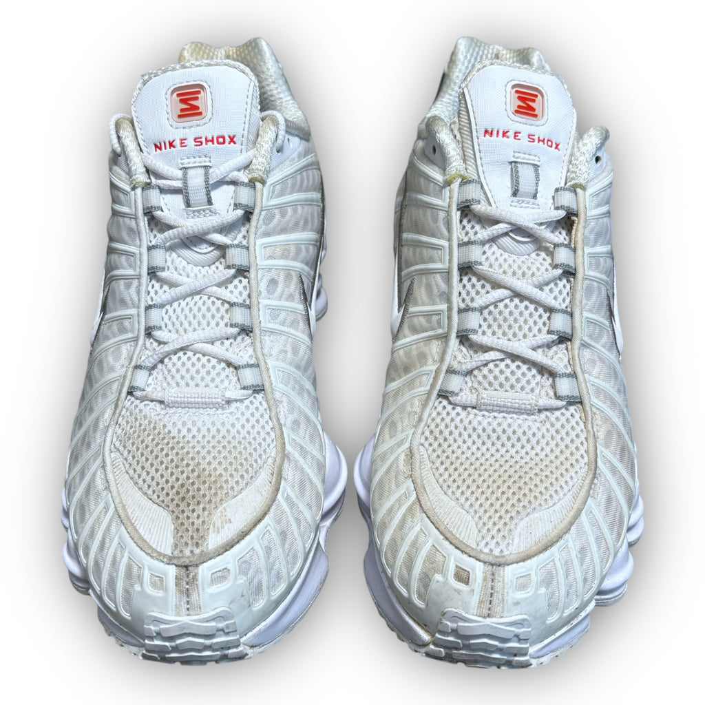 White Nike Shox (7.5uk)