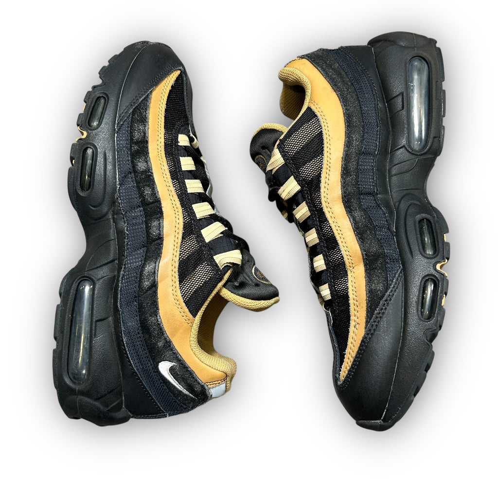 Nike Air Max 95 Black Elemental Gold (8UK)