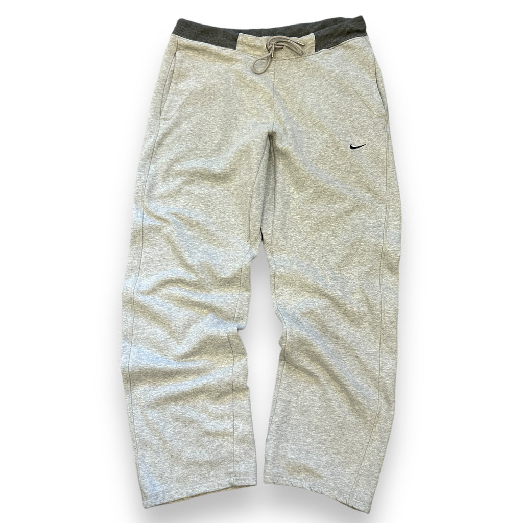 00s Baggy Navy Nike Joggers (L)