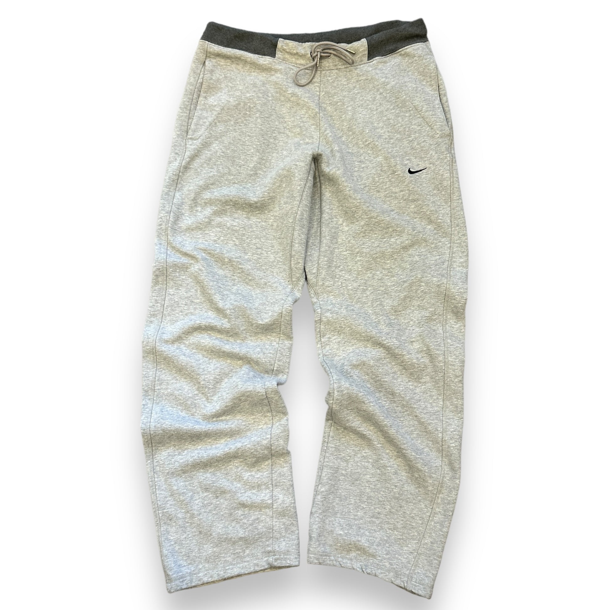 00s Baggy Navy Nike Joggers (L)