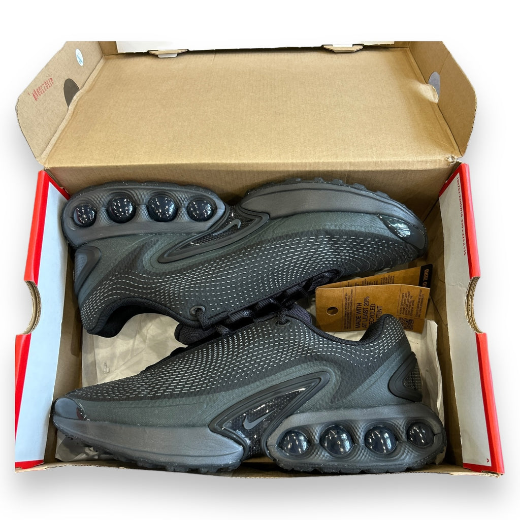 Black Nike Air Max Dn (9uk)