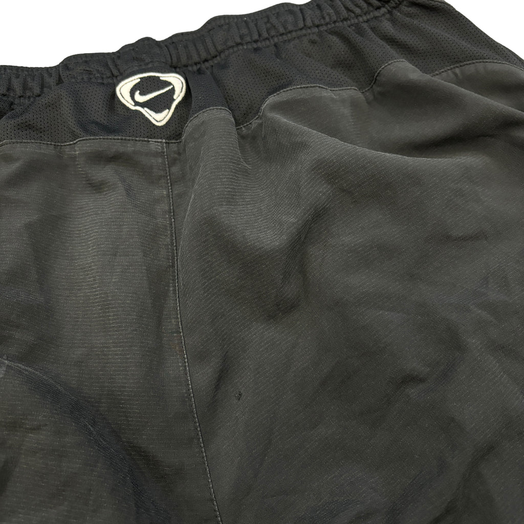 00's Black Nike Shorts (XL)