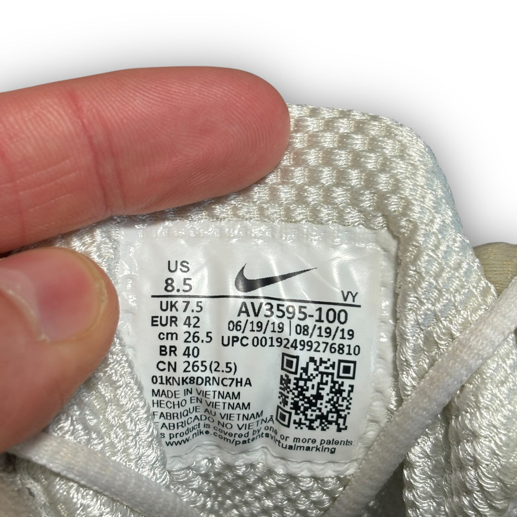 White Nike Shox (7.5uk)