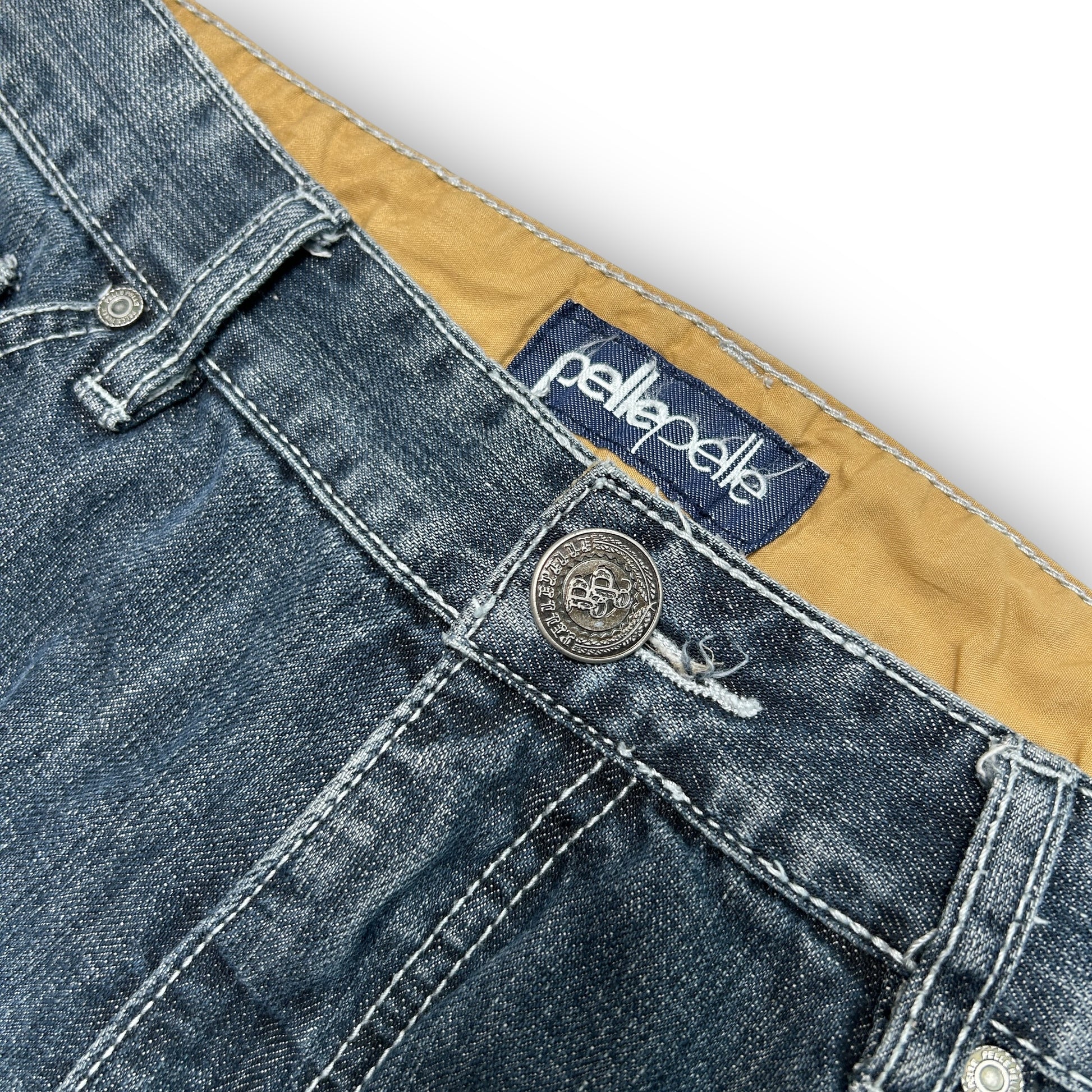00s Pelle Pelle Embroidered Jeans (36”)