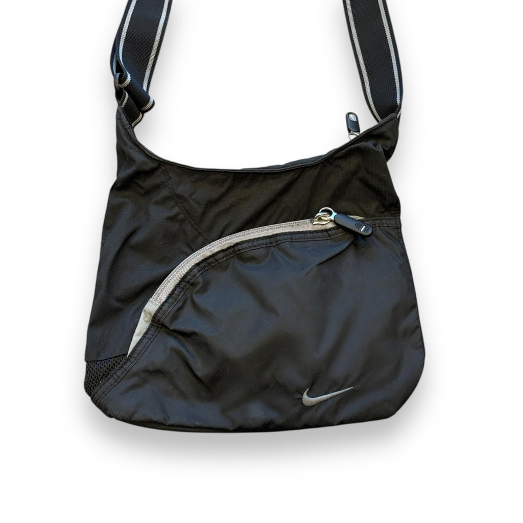 00s Black Nike Side Bag
