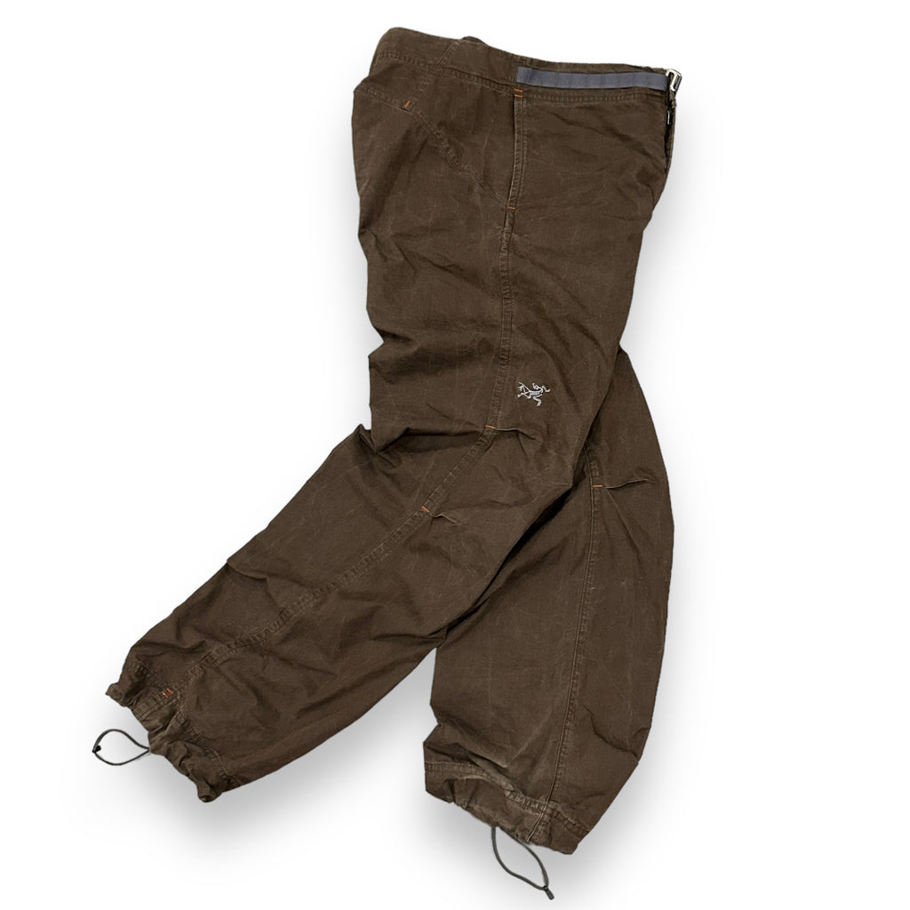 Vintage Arcteryx Brown Cargo Trousers (32)