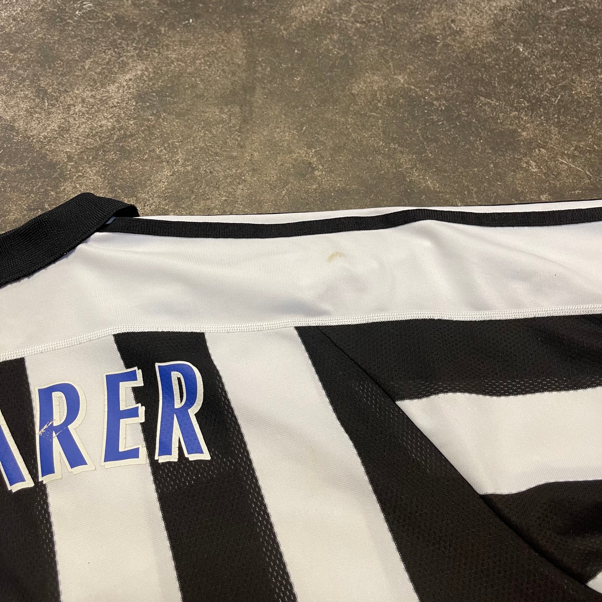 2003/05 Newcastle Home Football Shirt (#9 SHEARER)