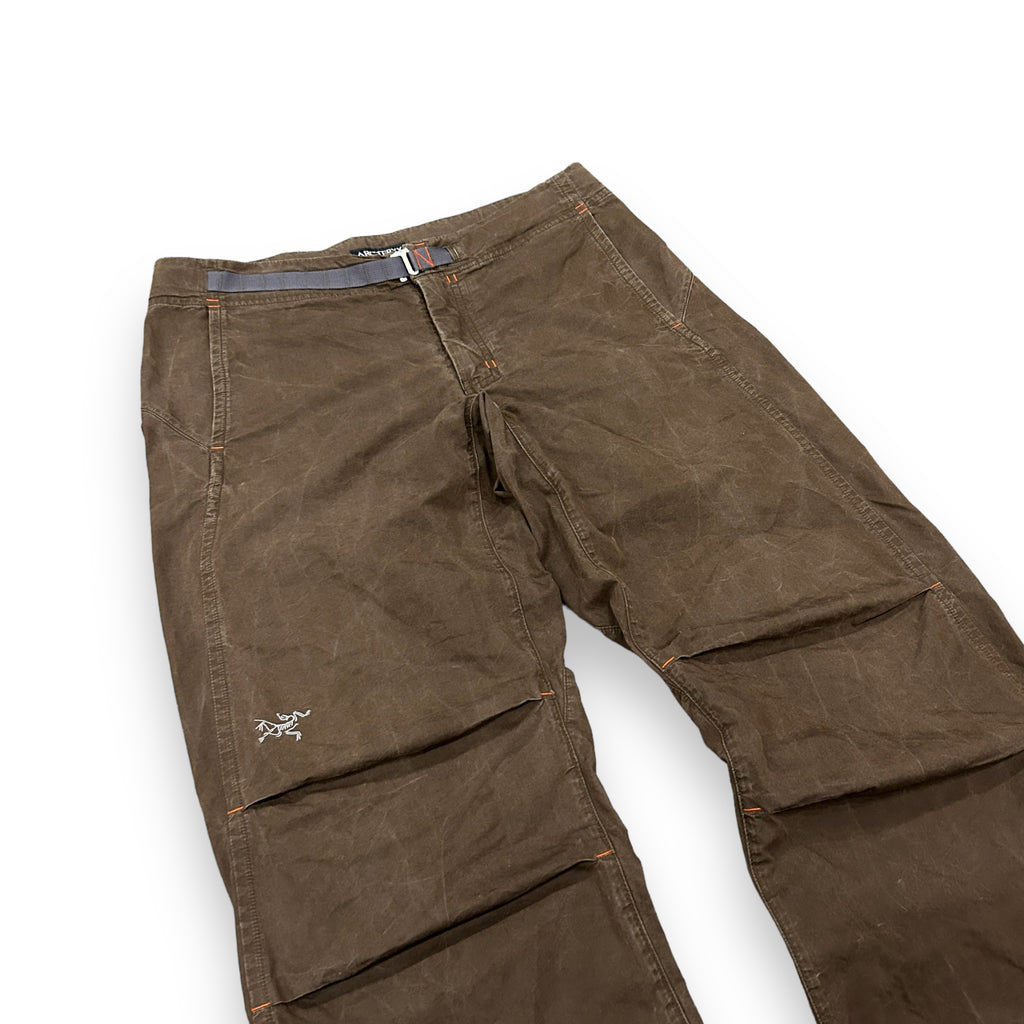 Vintage Arcteryx Brown Cargo Trousers (32)
