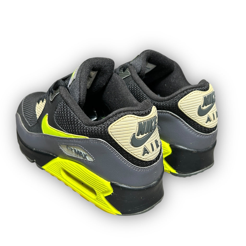 Nike Air Max 90 Volt (9UK)