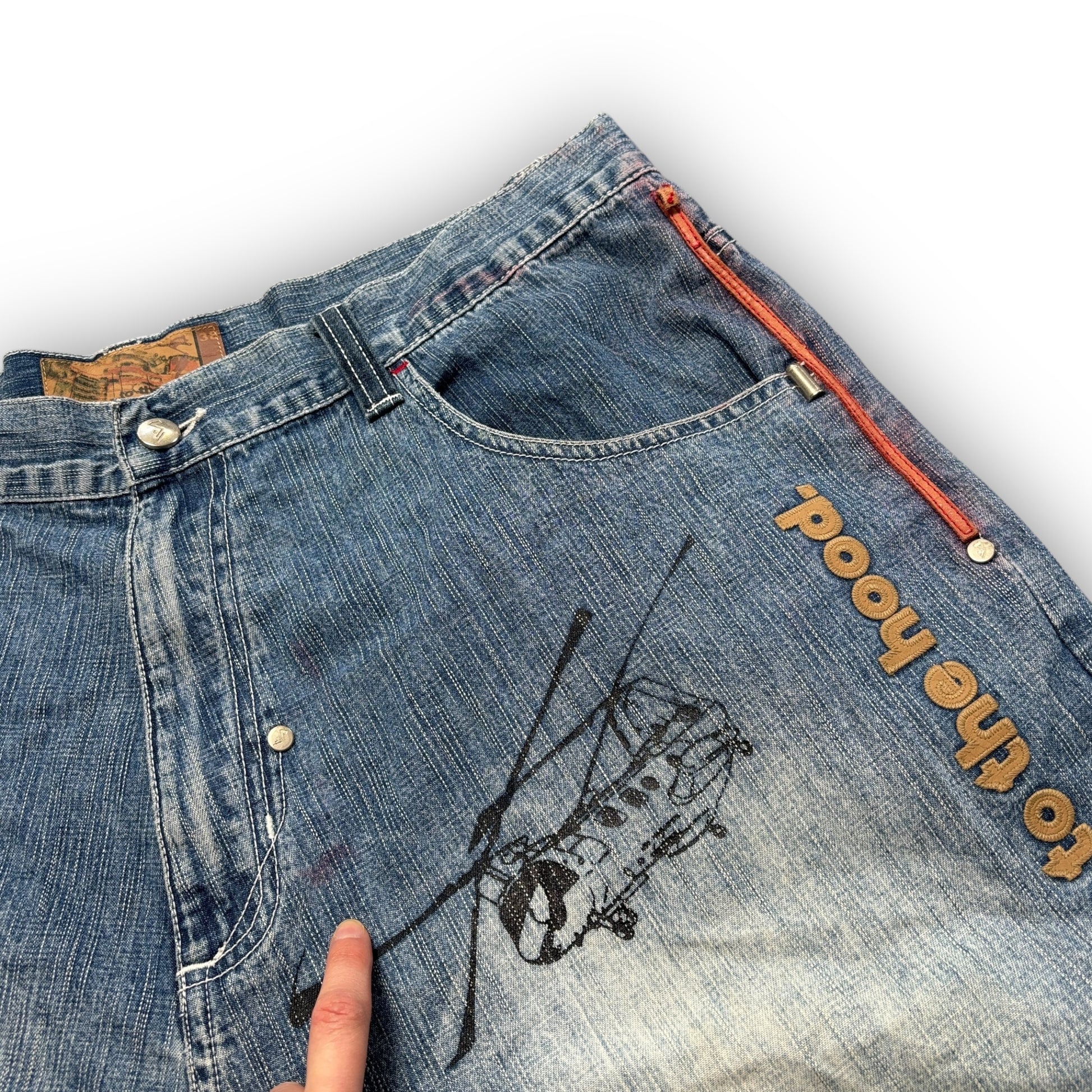00s Arme Baggy Graphic Jorts (36")