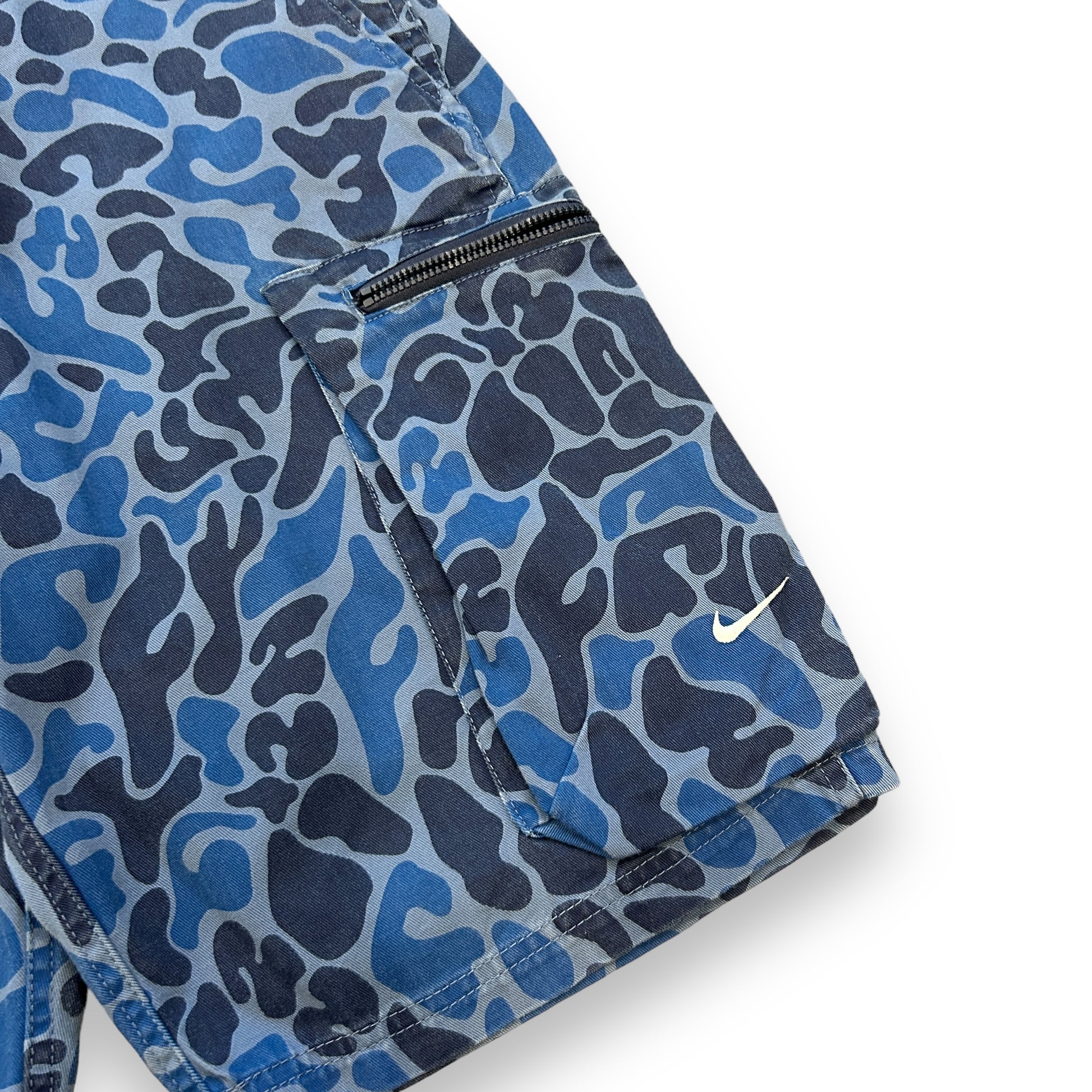 00s Nike Camo Shorts (M)