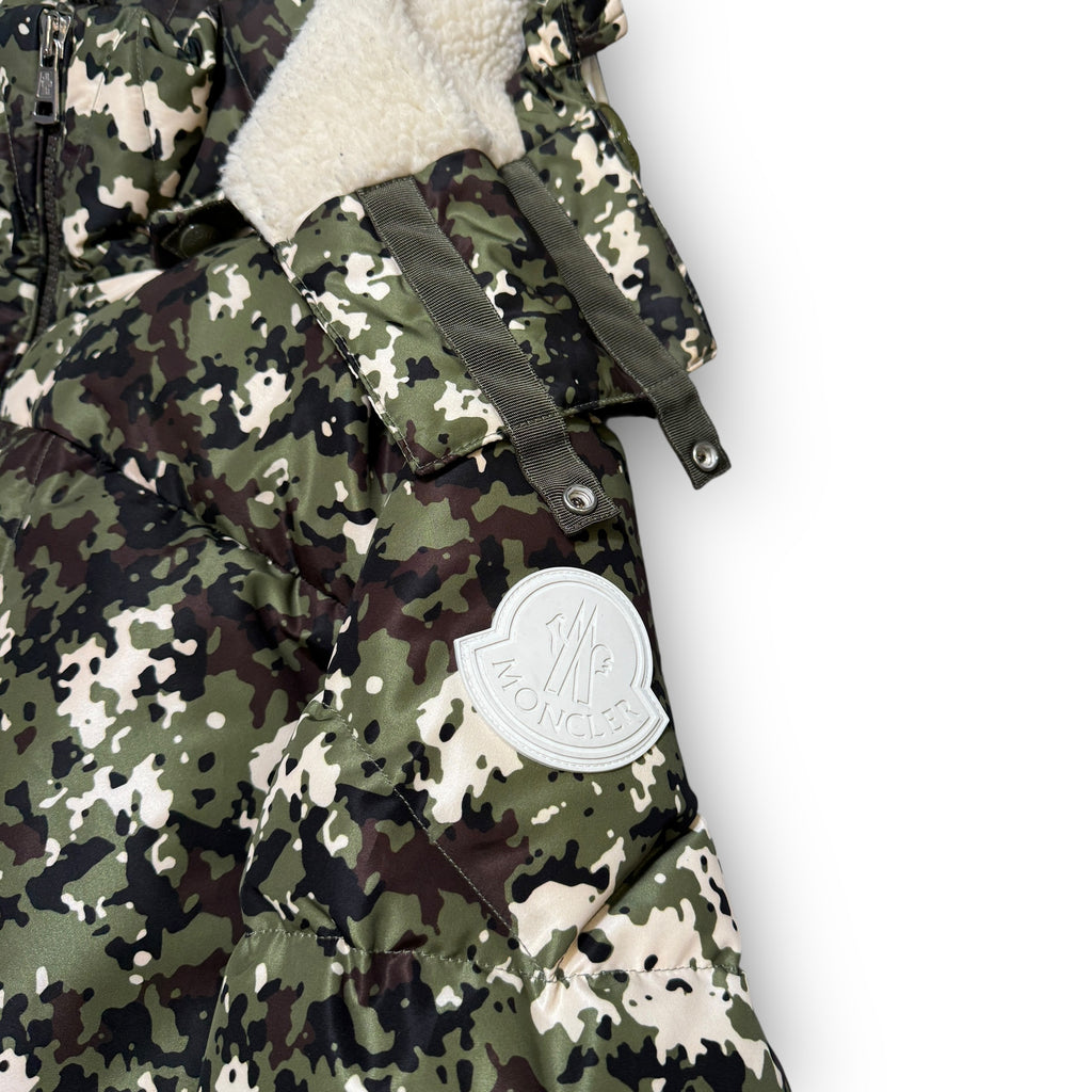Moncler Blanc Giubbotto Camo Puffer Coat (L)