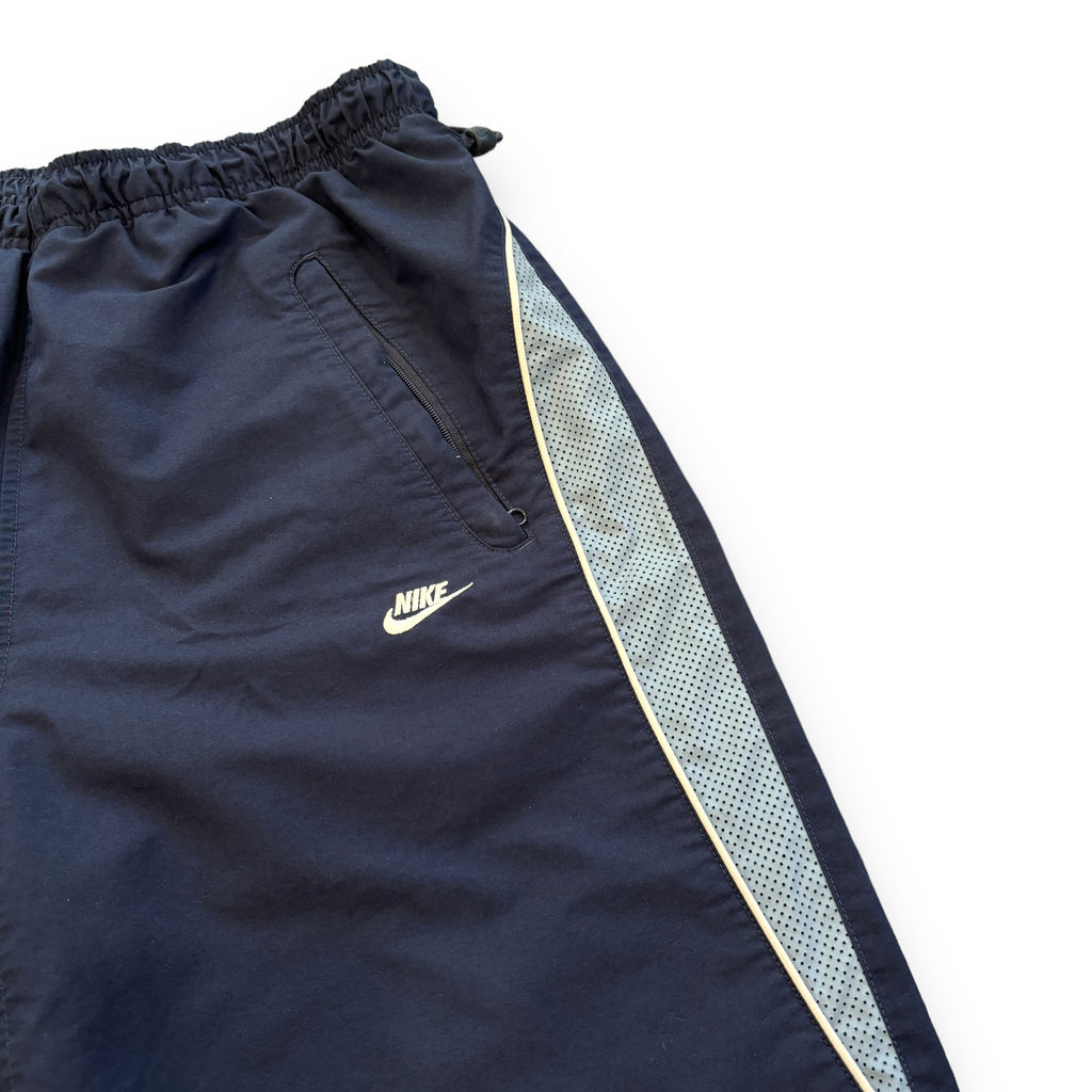 00's Nike Navy Shorts (M)
