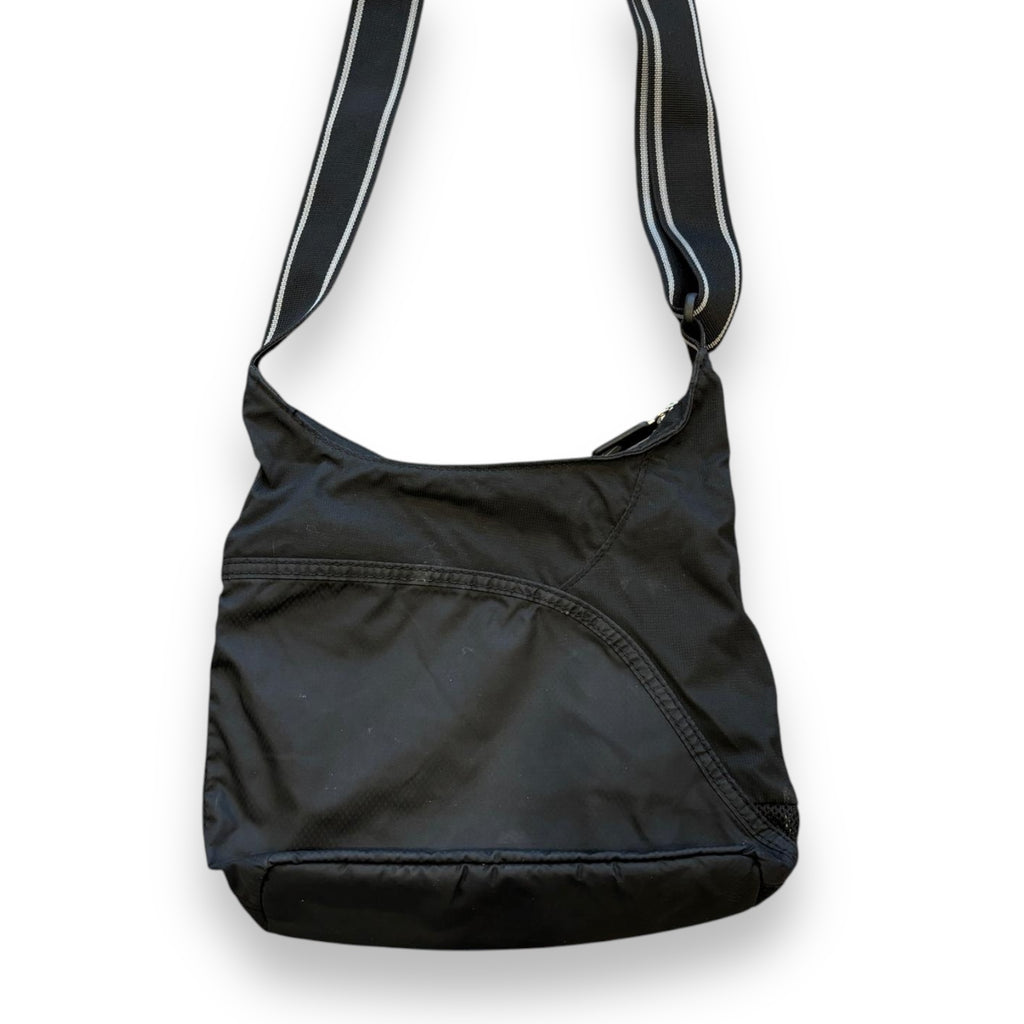 00s Black Nike Side Bag