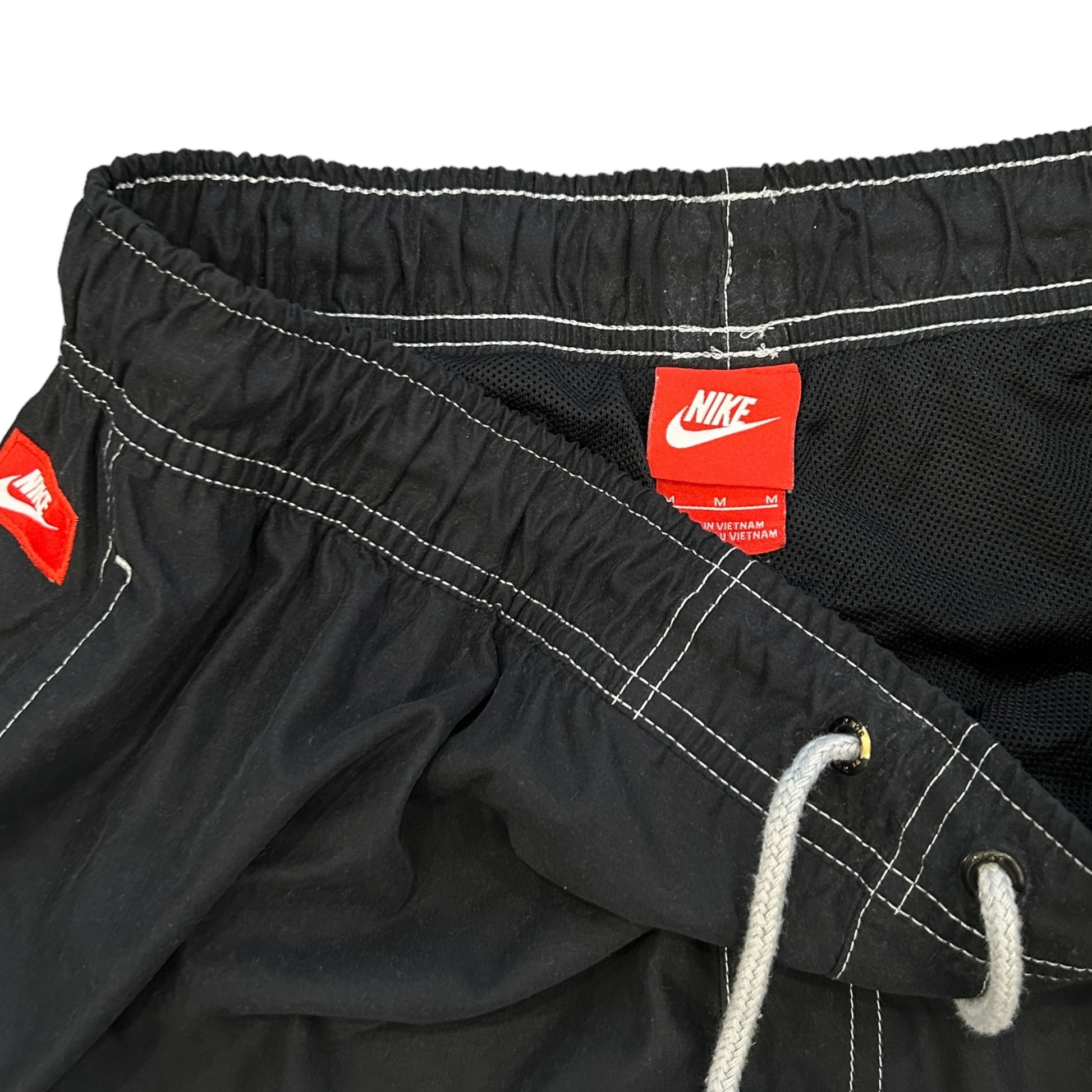 00s Black Nike Contrast Stitch Shorts