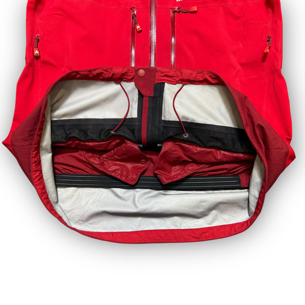 Red Montbell GORE-TEX Hard Shell Jacket (XL)