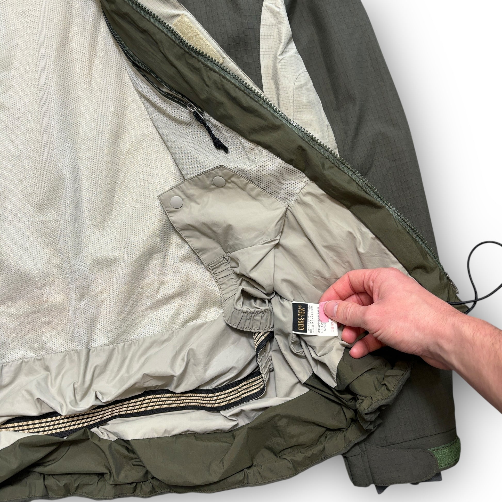 Gore-tex Montbell Jacket (L)