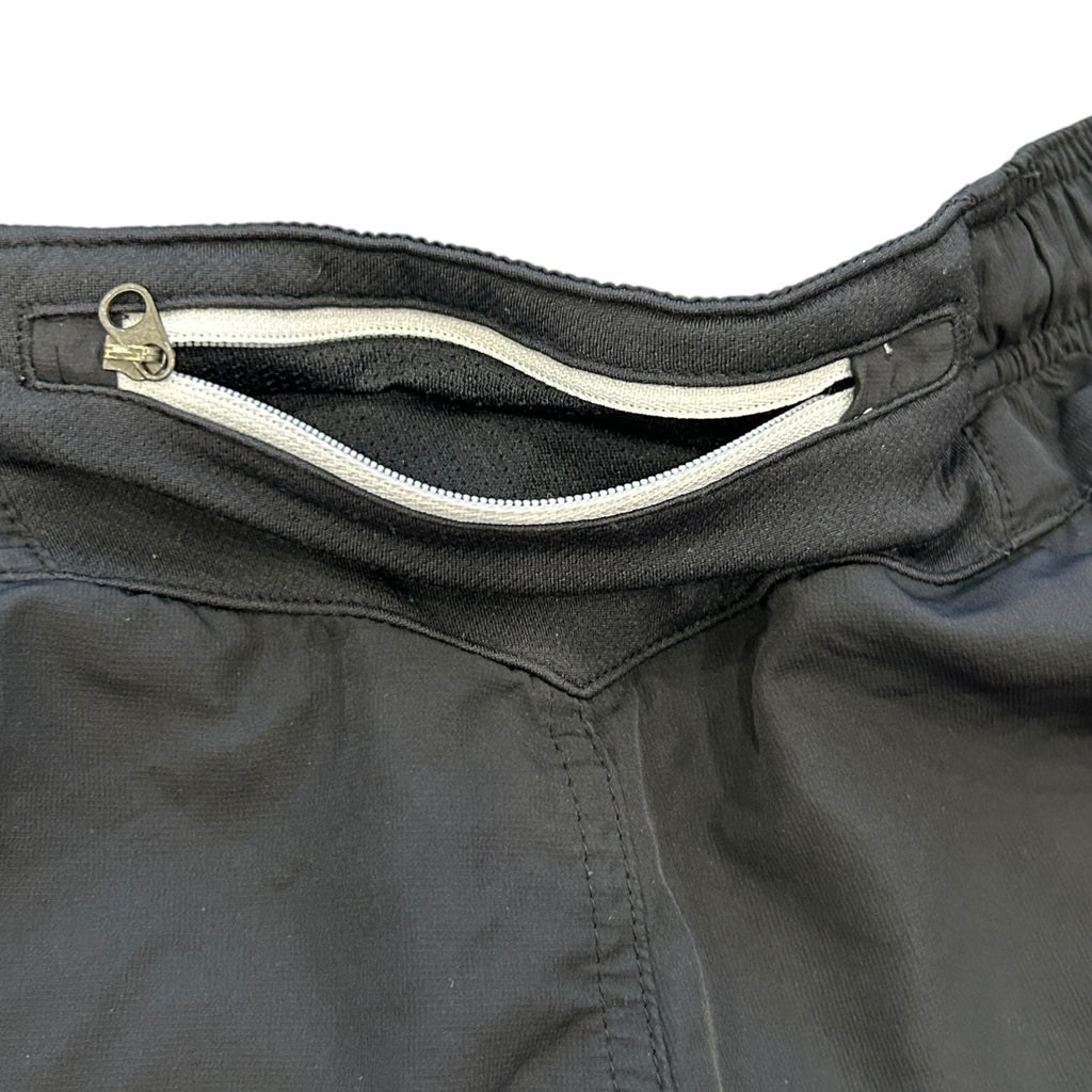 00s Black Nike Air Max Shorts (M)