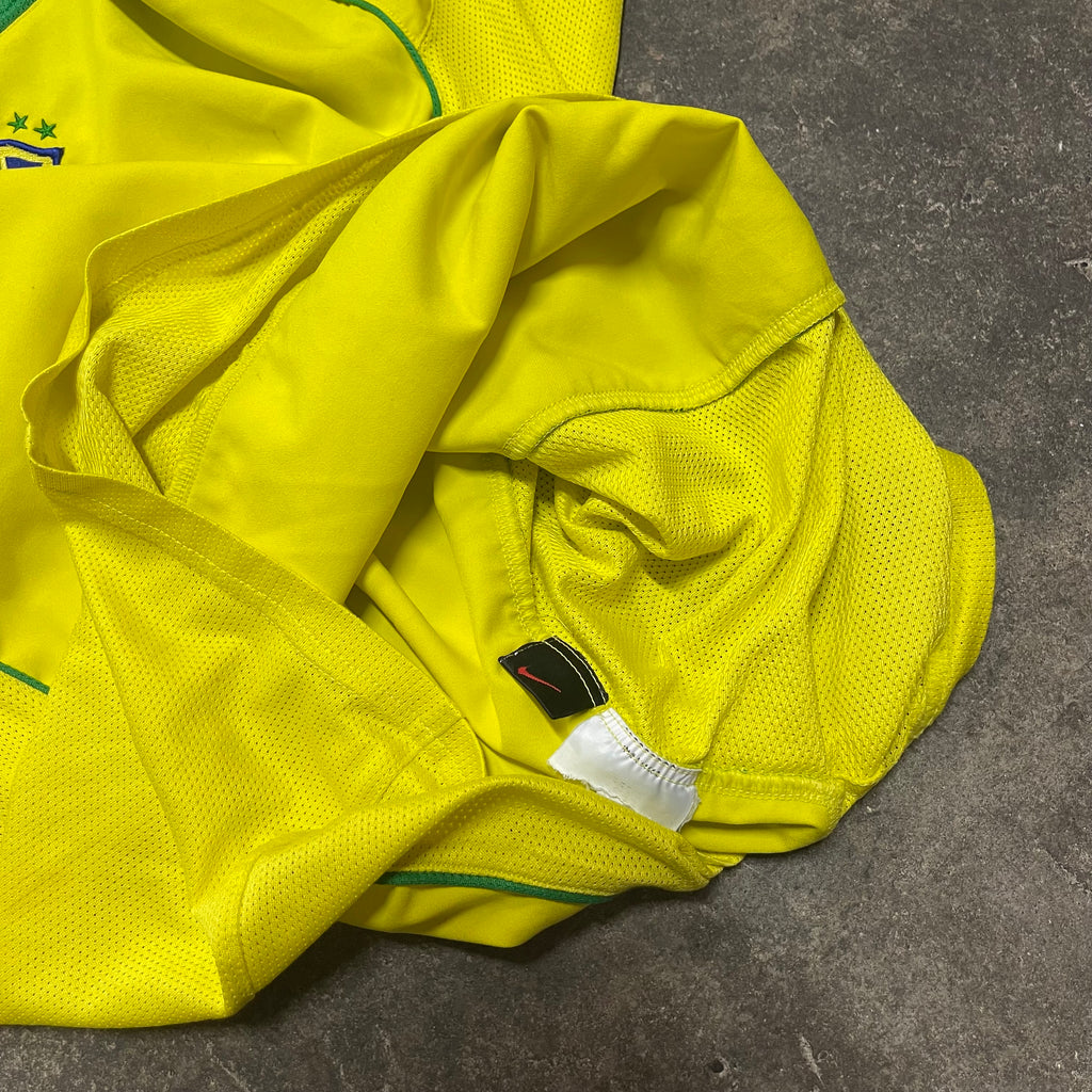 2004/05  Brazil Home Football Shirt