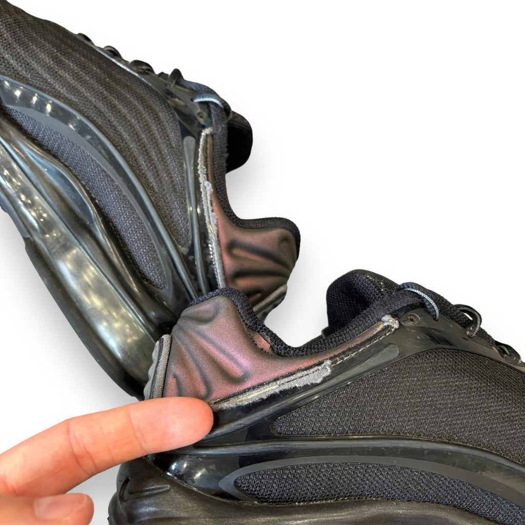 Black Nike Air Max Deluxe (9uk)
