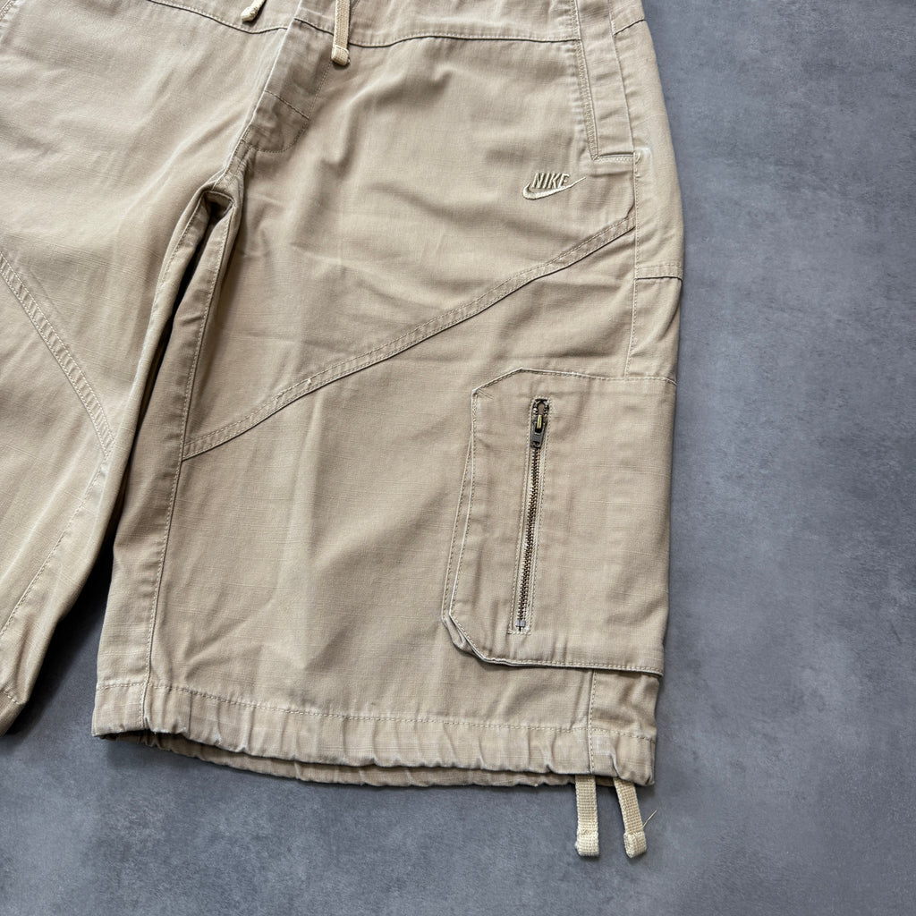Nike Cargo Shorts (M)