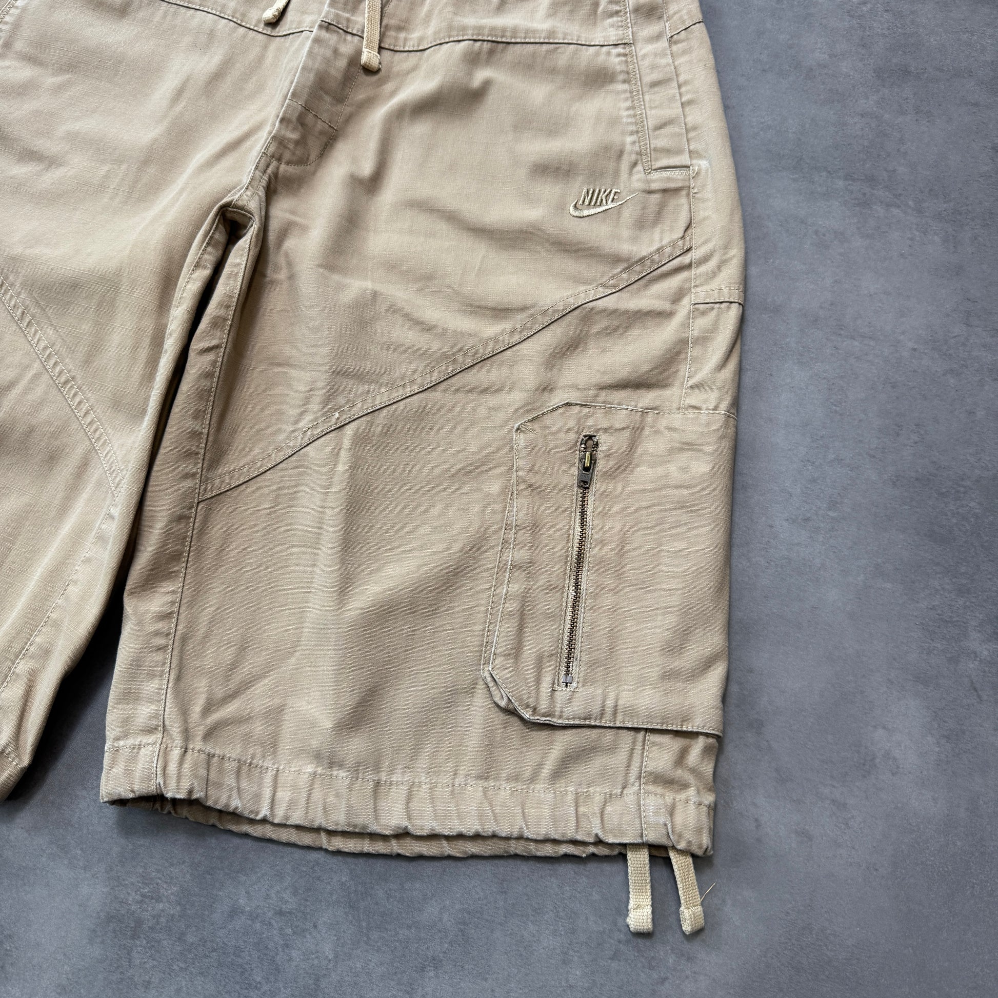 Nike Cargo Shorts (M)