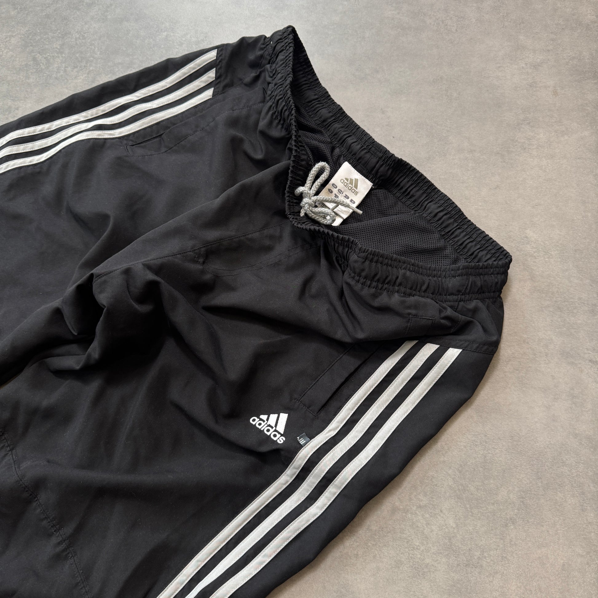 Adidas trackpants (XXL)