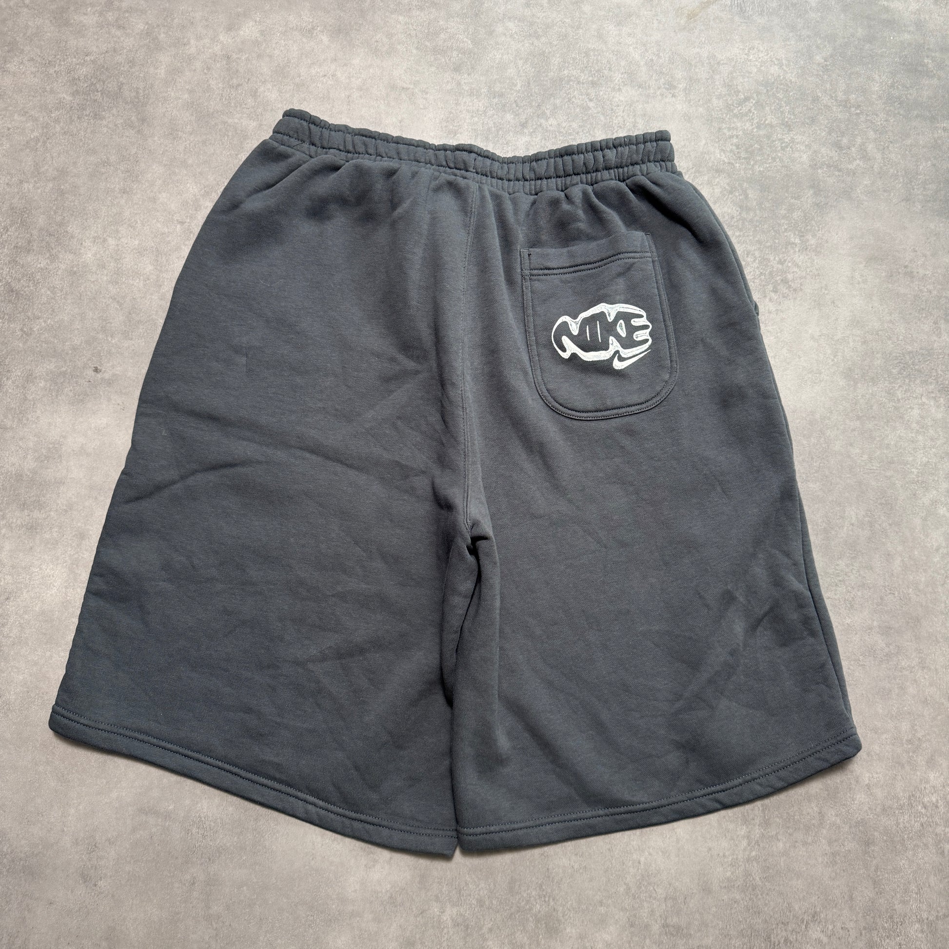 Nike Baggy Shorts (XL)