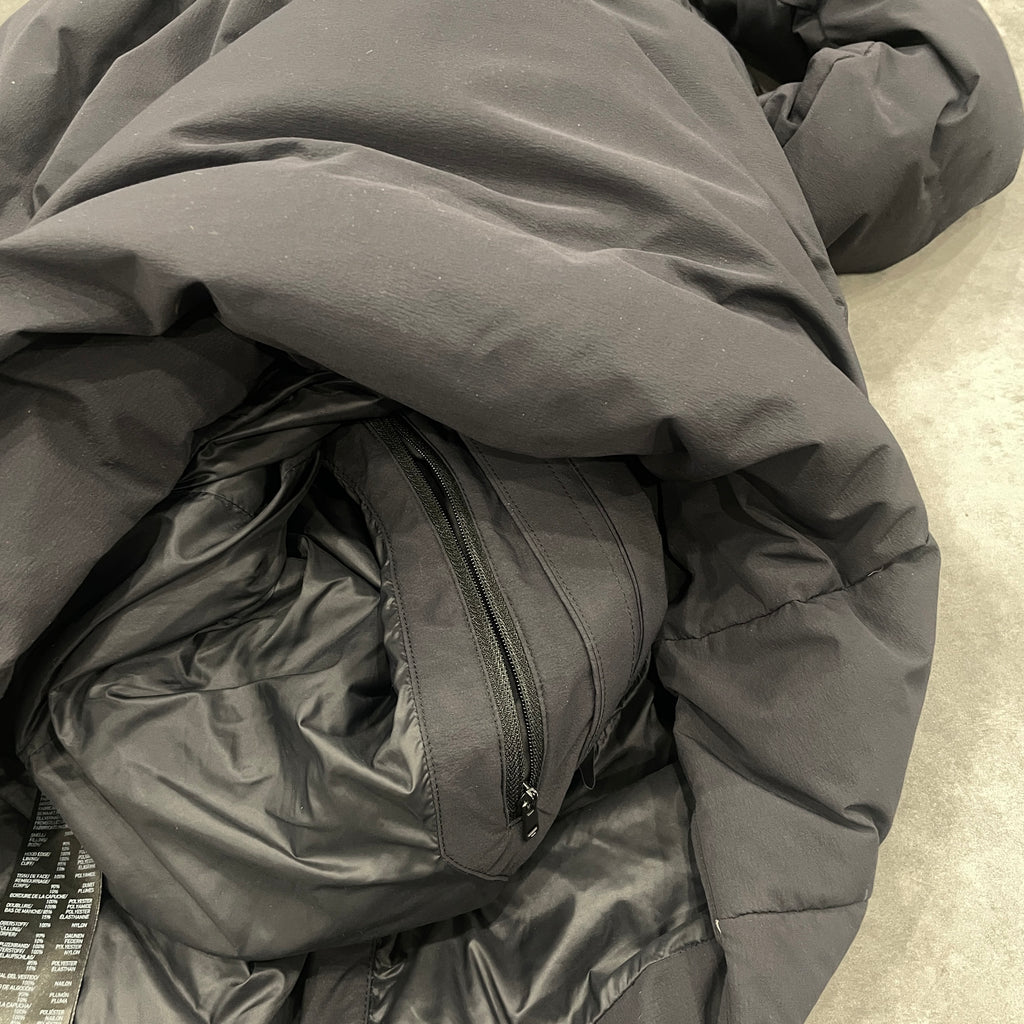 Black Uniqlo Seamless Down Puffer
