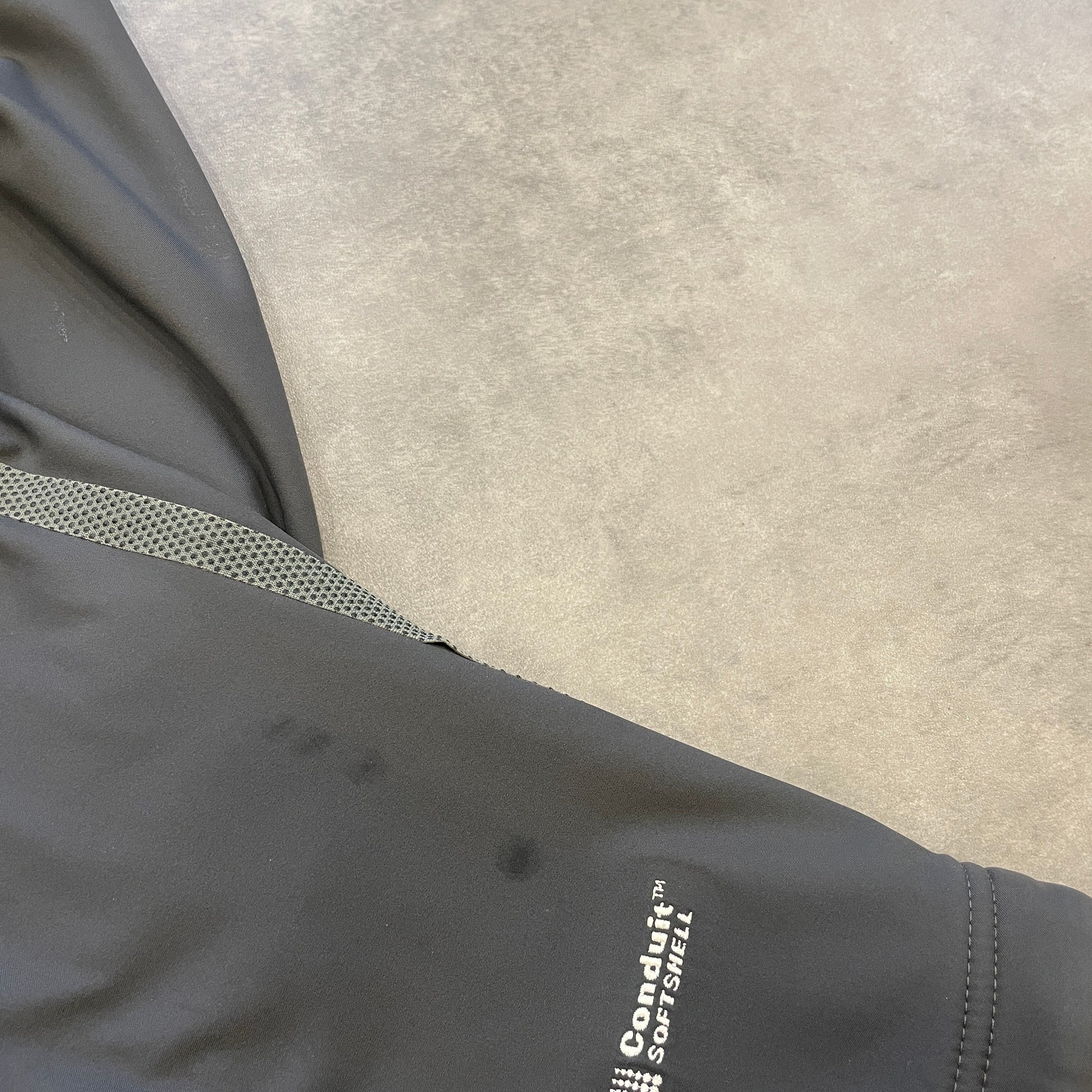 00s Mountain Hardwear Conduit Soft Shell Jacket