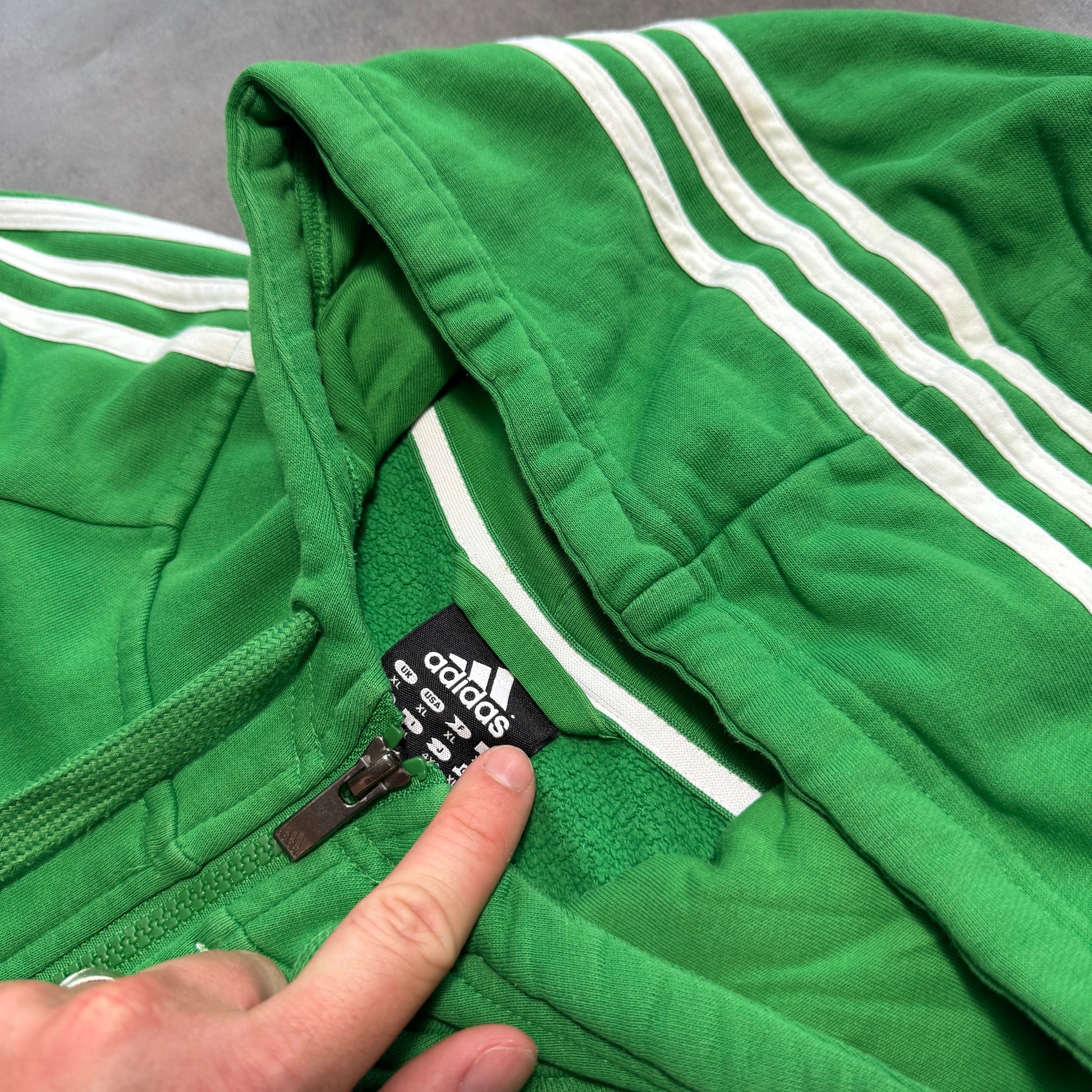 Adidas Essentials Hoodie (XL)