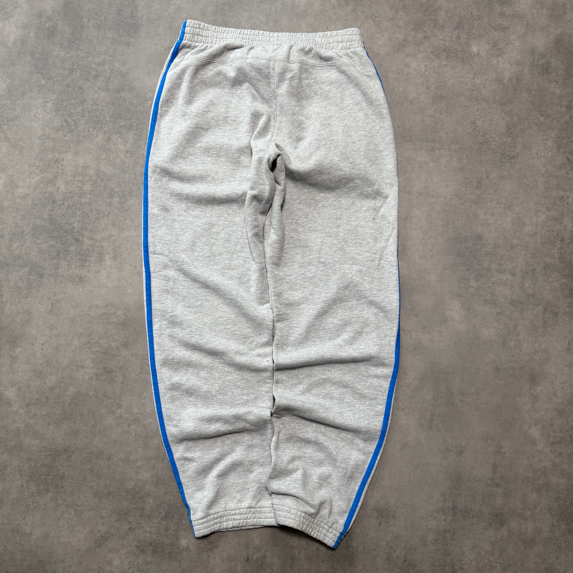 Adidas Essentials Joggers (M)