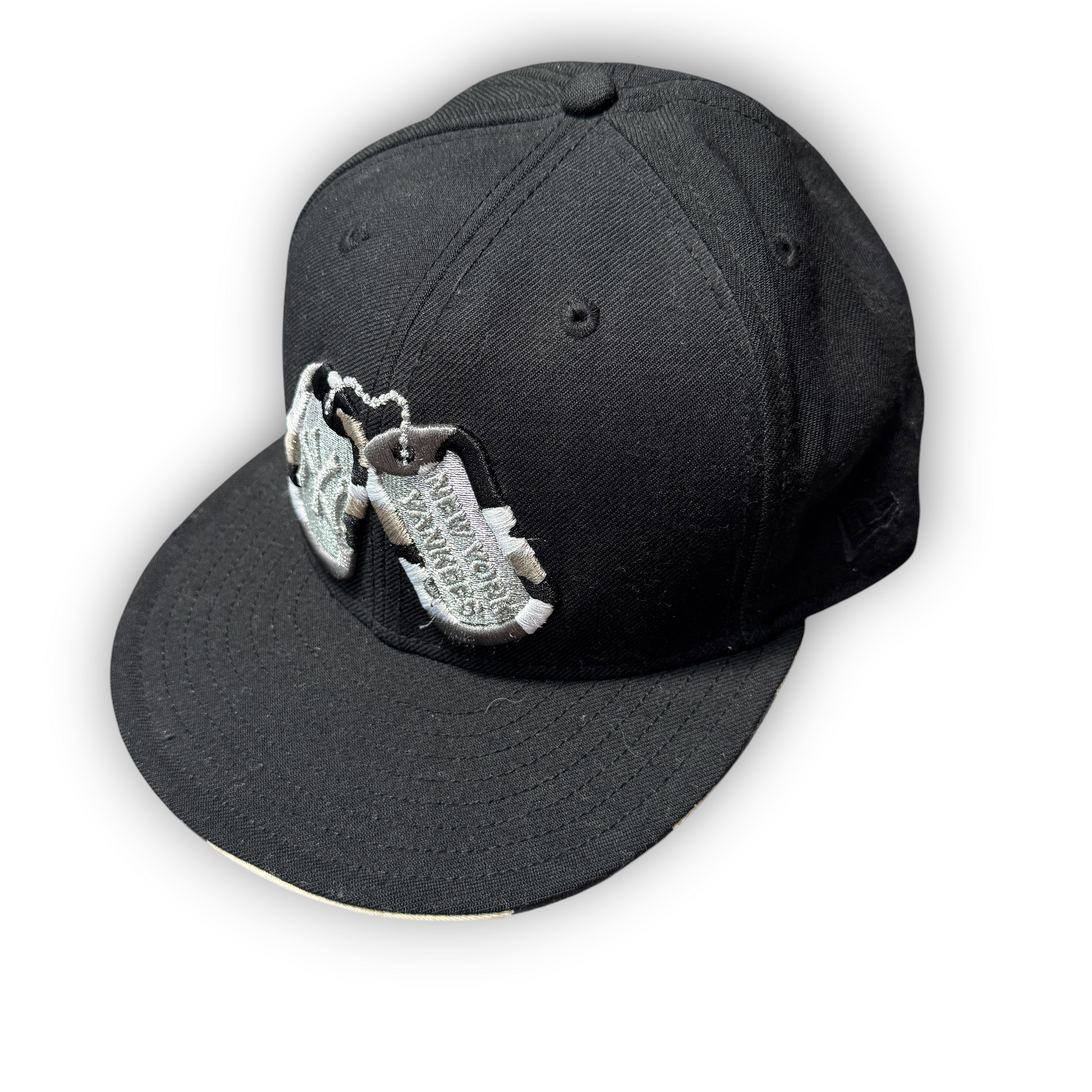 New Era Yankees Dog Tag Fitted Cap (7 3/4)