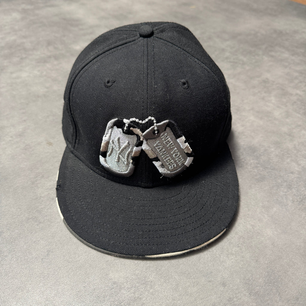 New Era Yankees Dog Tag Fitted Cap (7 3/4)