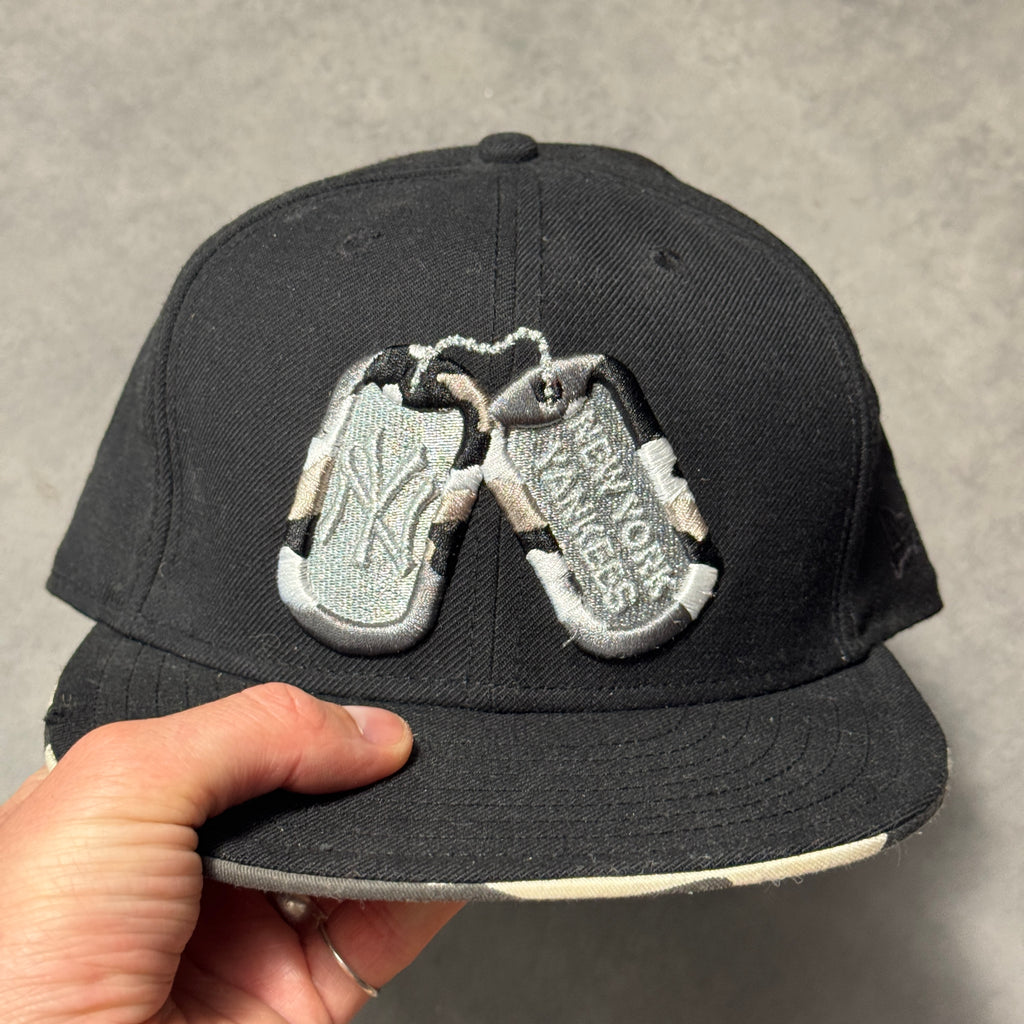 New Era Yankees Dog Tag Fitted Cap (7 3/4)