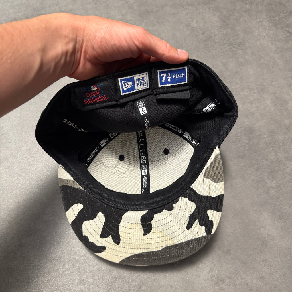 New Era Yankees Dog Tag Fitted Cap (7 3/4)