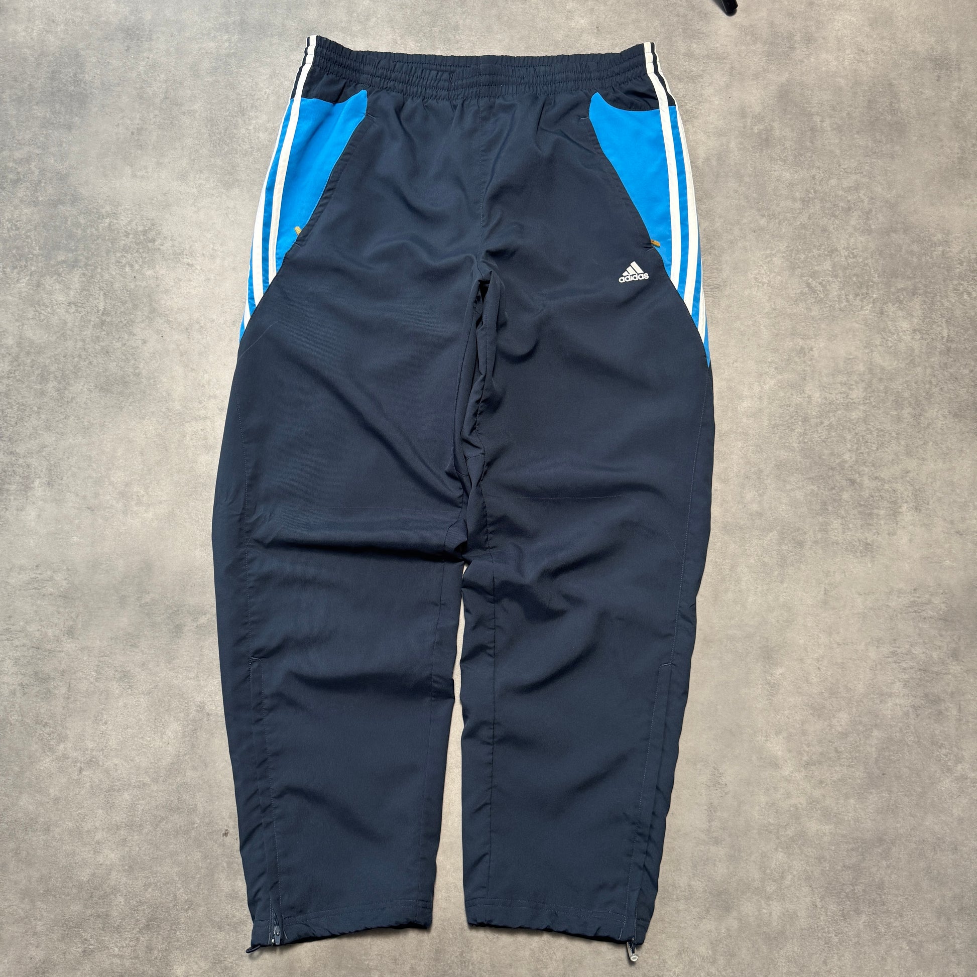 Adidas trackpants (L)