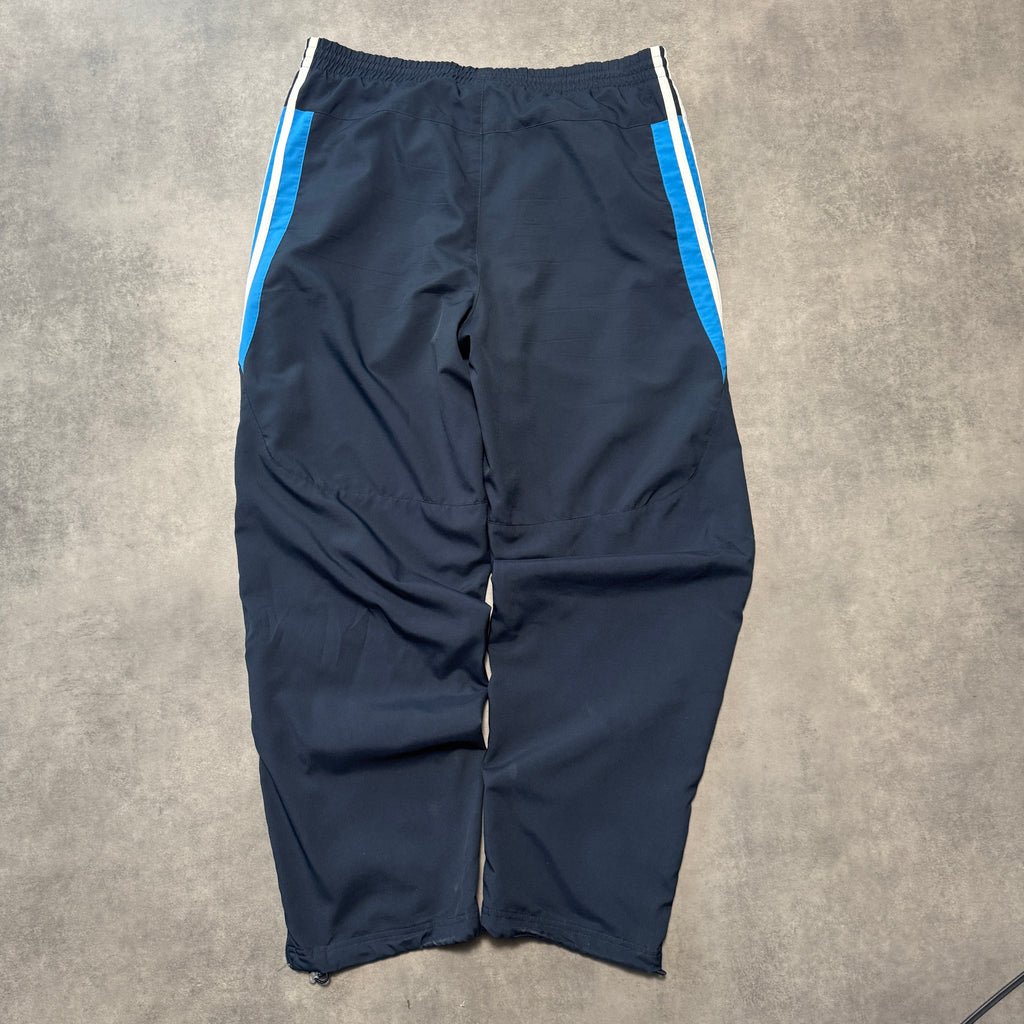 Adidas trackpants (L)