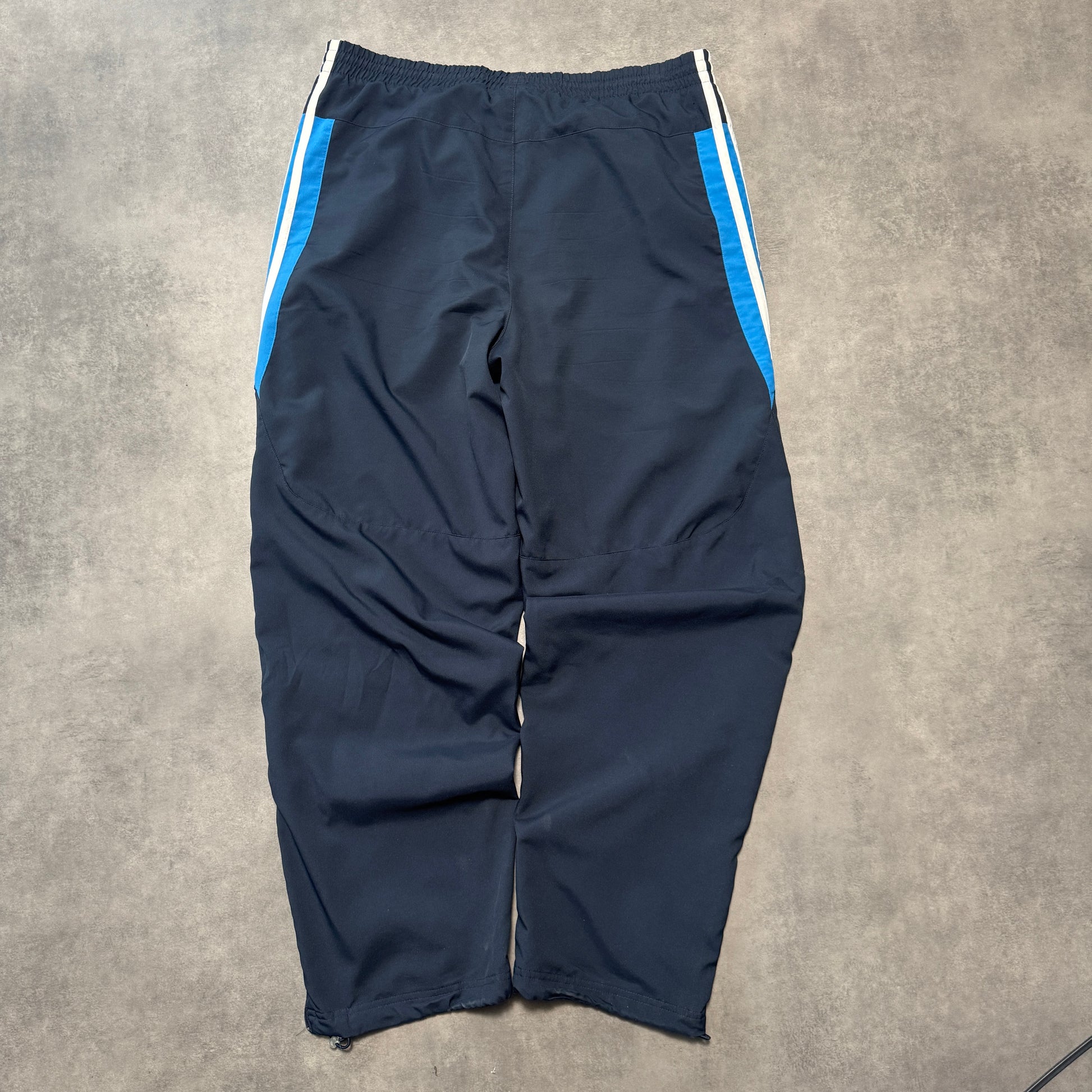 Adidas trackpants (L)